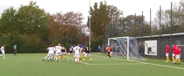 Eckball Mauritz kurz vor Ende der Spielzeit