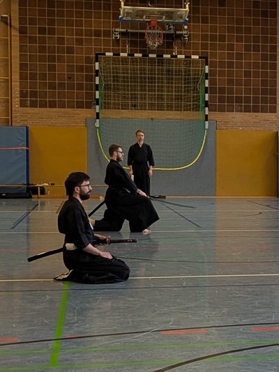 Martin während seiner Prüfung mit der Kata Seiza Mae.
