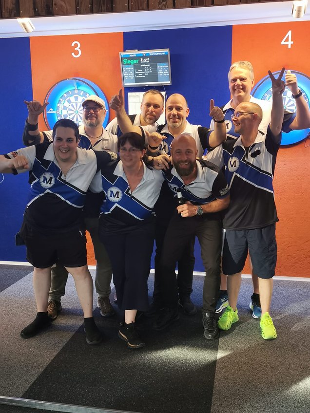 Dartteam Siegerpose