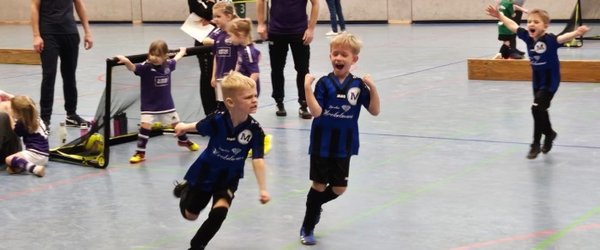 Jubeln geht schon - die U6 des SVM Jubeln geht schon - die U6 des SVM